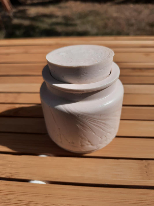 Petit pot + son couvercle