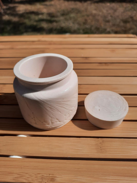 Petit pot + son couvercle