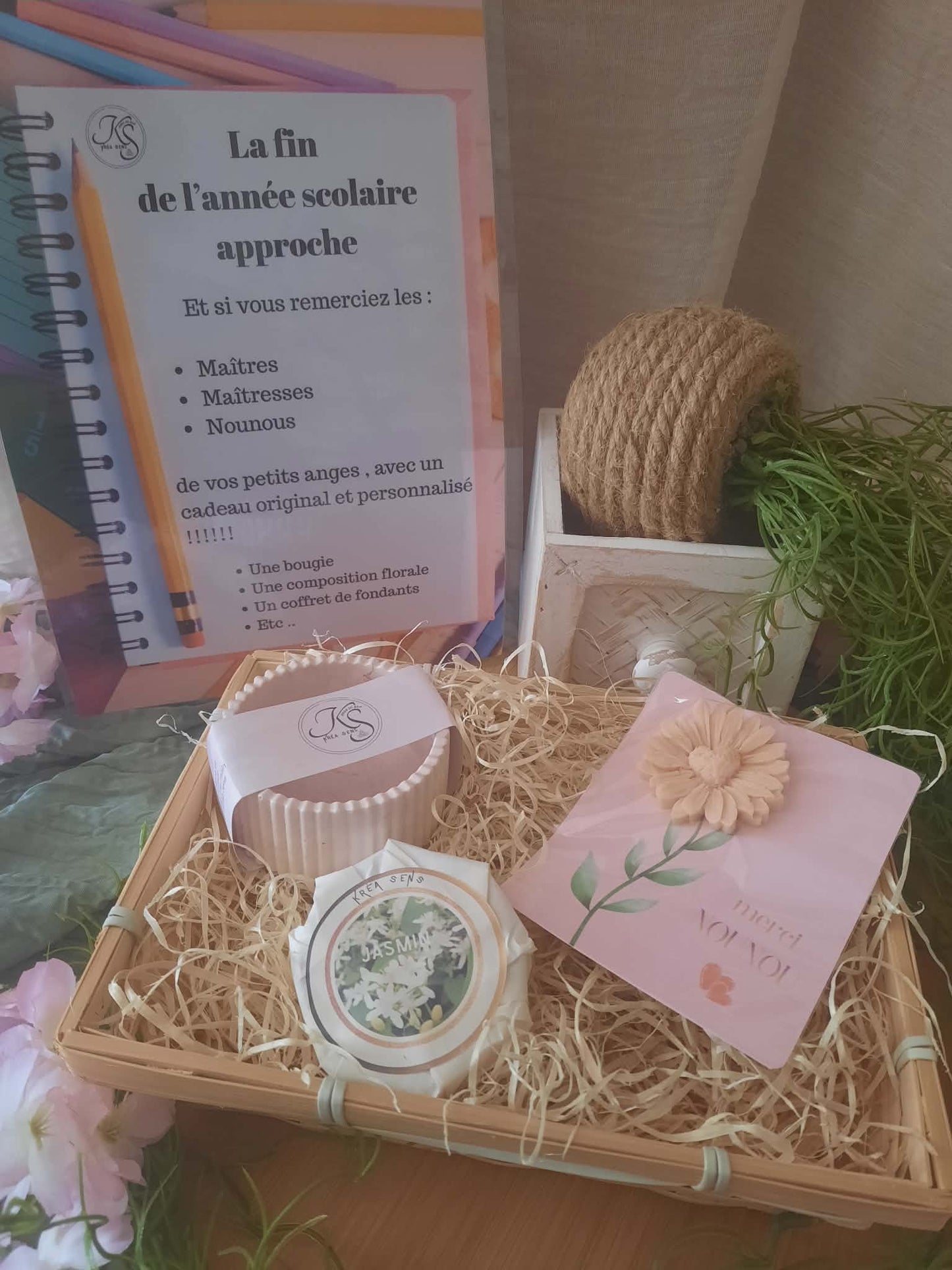 Panier garni remerciement maîtresse , maître et nounou n°17