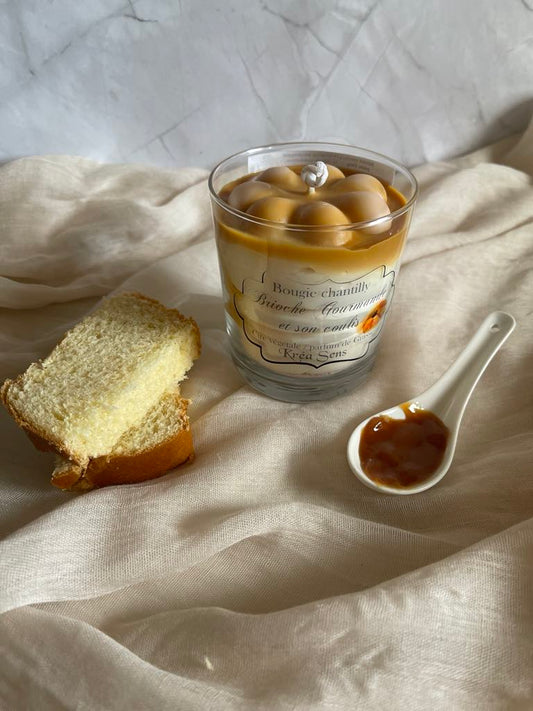 vous allez succomber à cette bougie gourmande avec son parfum envoutant de brioche et ses notes de caramel 