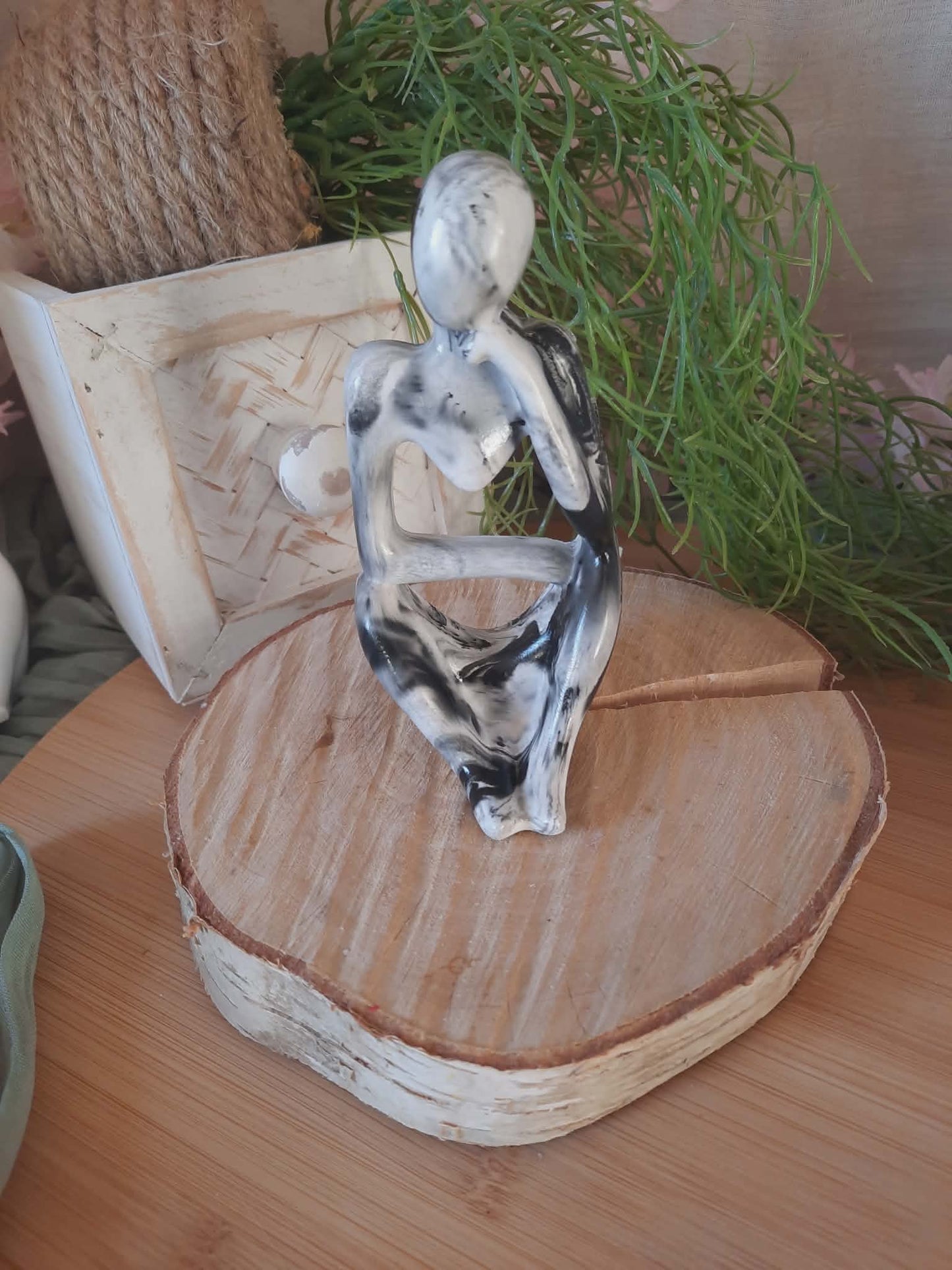 statuette série "Le Penseur" blanc marbré noir